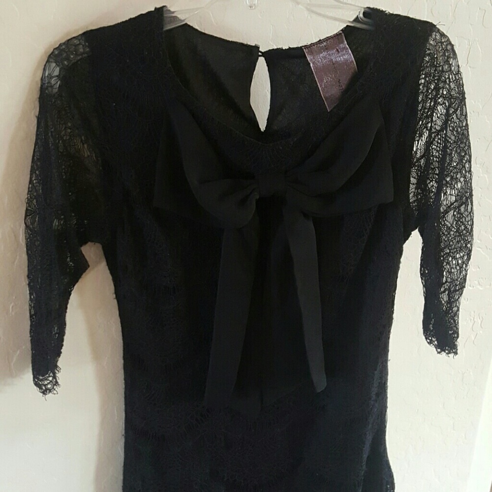 Moon Collection dress Sz S Lace & bow